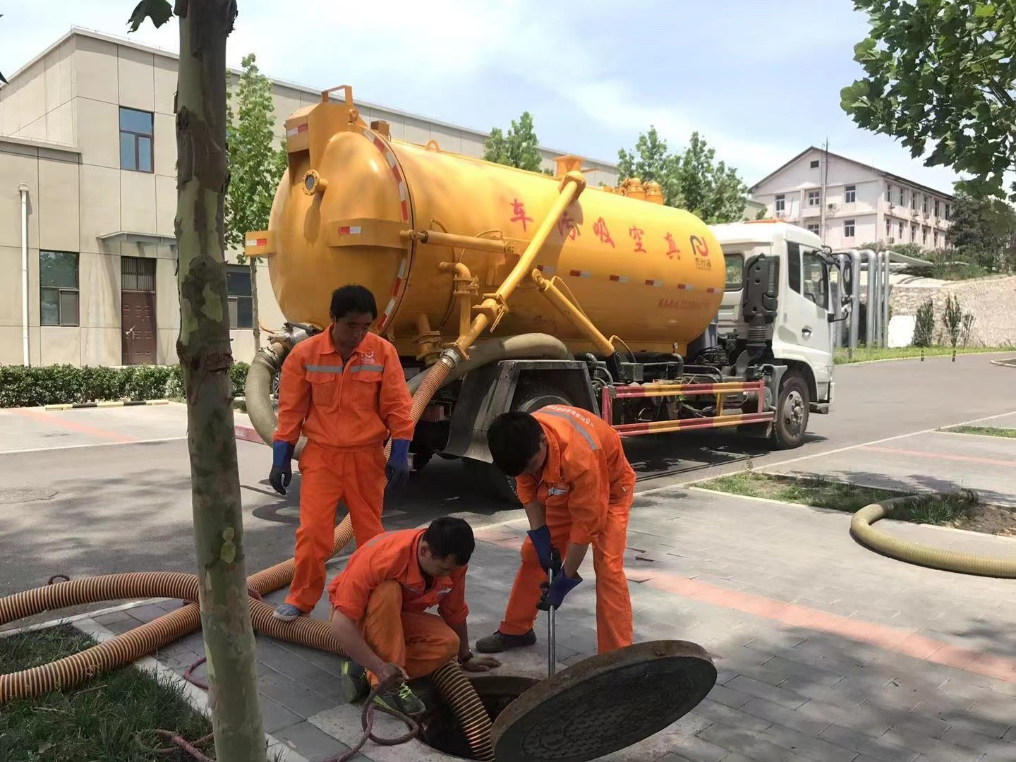 伽师化粪池清理与5-8吨吸粪车施工效率分析